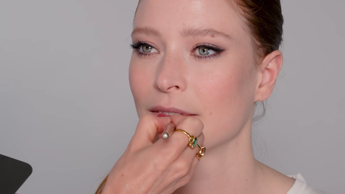 This scene is completely empty other than the subject, which is also closely cropped, allowing the viewer to observe the technical work without distractions. This scene is completely empty other than the subject, which is also closely cropped, allowing the viewer to observe the technical work without distractions.