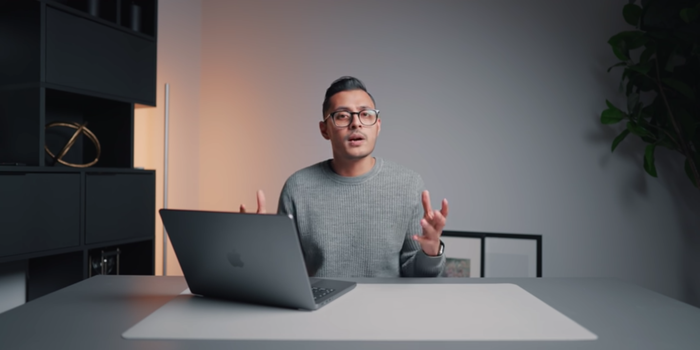 YouTuber Oliur / Ultralinx uses lots of grey in his scene, with a small amount of warm light as contrast. YouTuber Oliur / Ultralinx uses lots of grey in his scene, with a small amount of warm light as contrast.